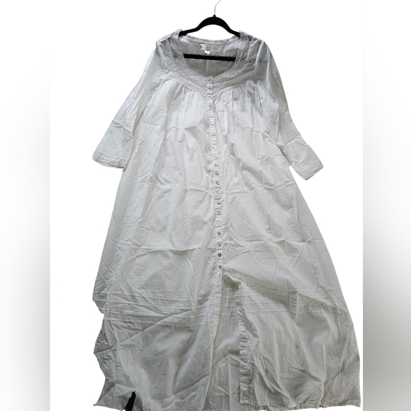 Eileen West White Lace-Trimmed Nightgown - Picture 7 of 7